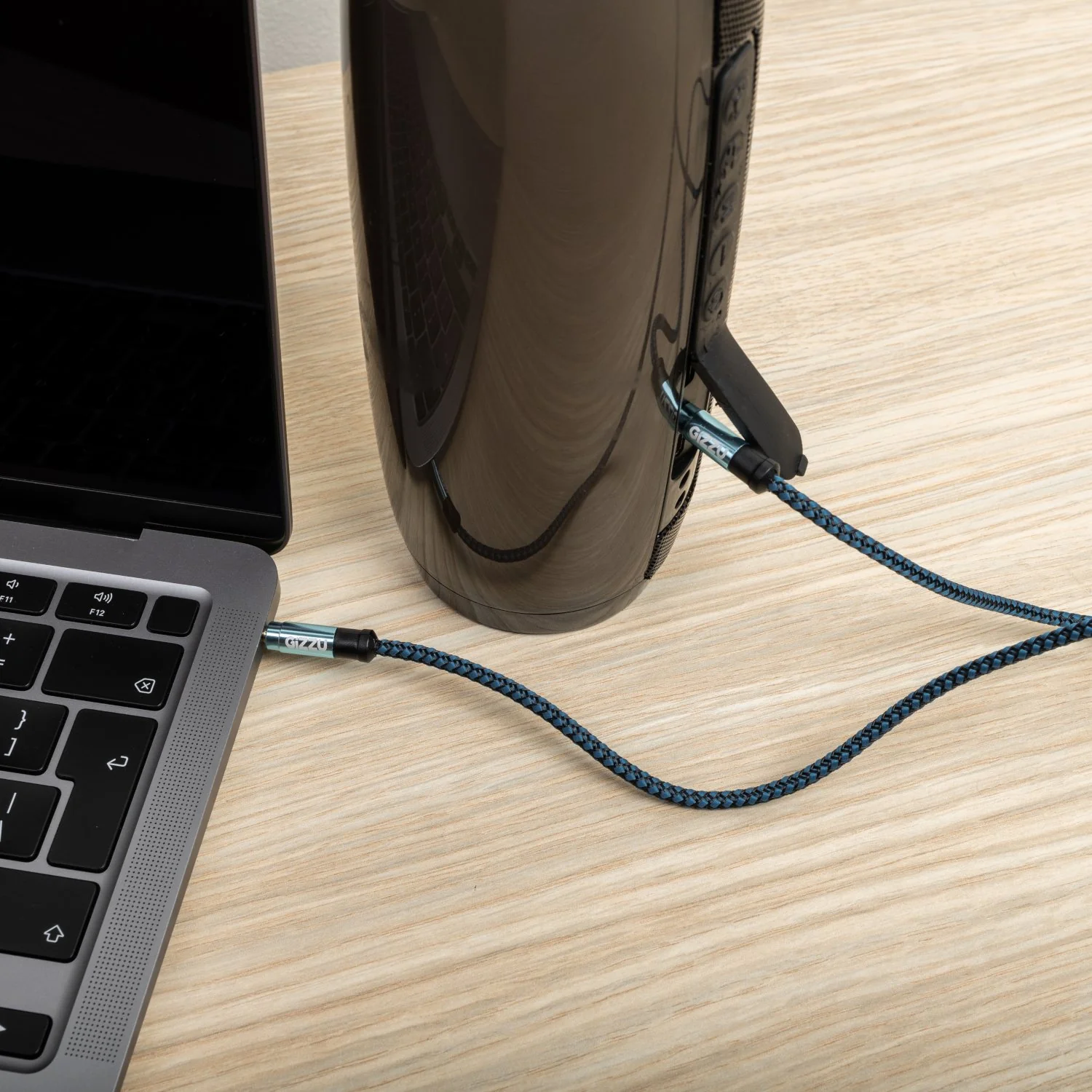 Gizzu 3.5mm AUX Cable 1.5m - Black/Blue - Image 2