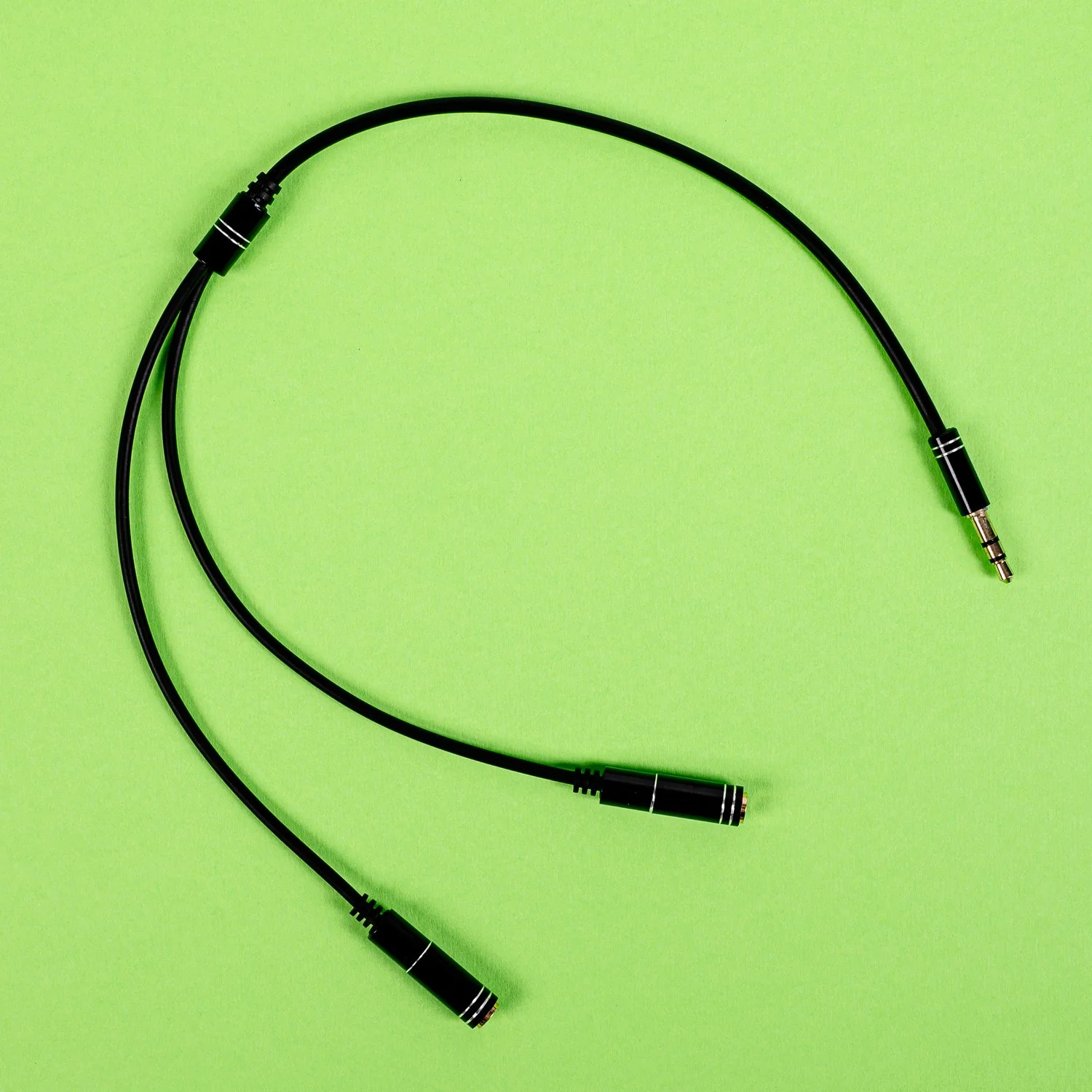 Gizzu 3-Pole Audio Splitter Cable - Black - Image 4