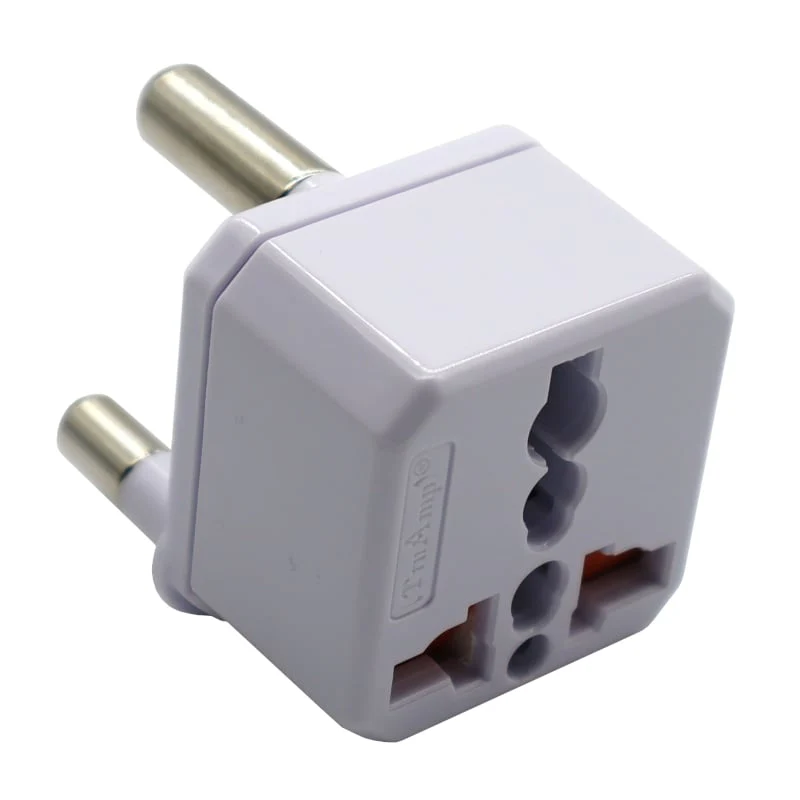 GIZZU Universal Travel Adapter - Image 3