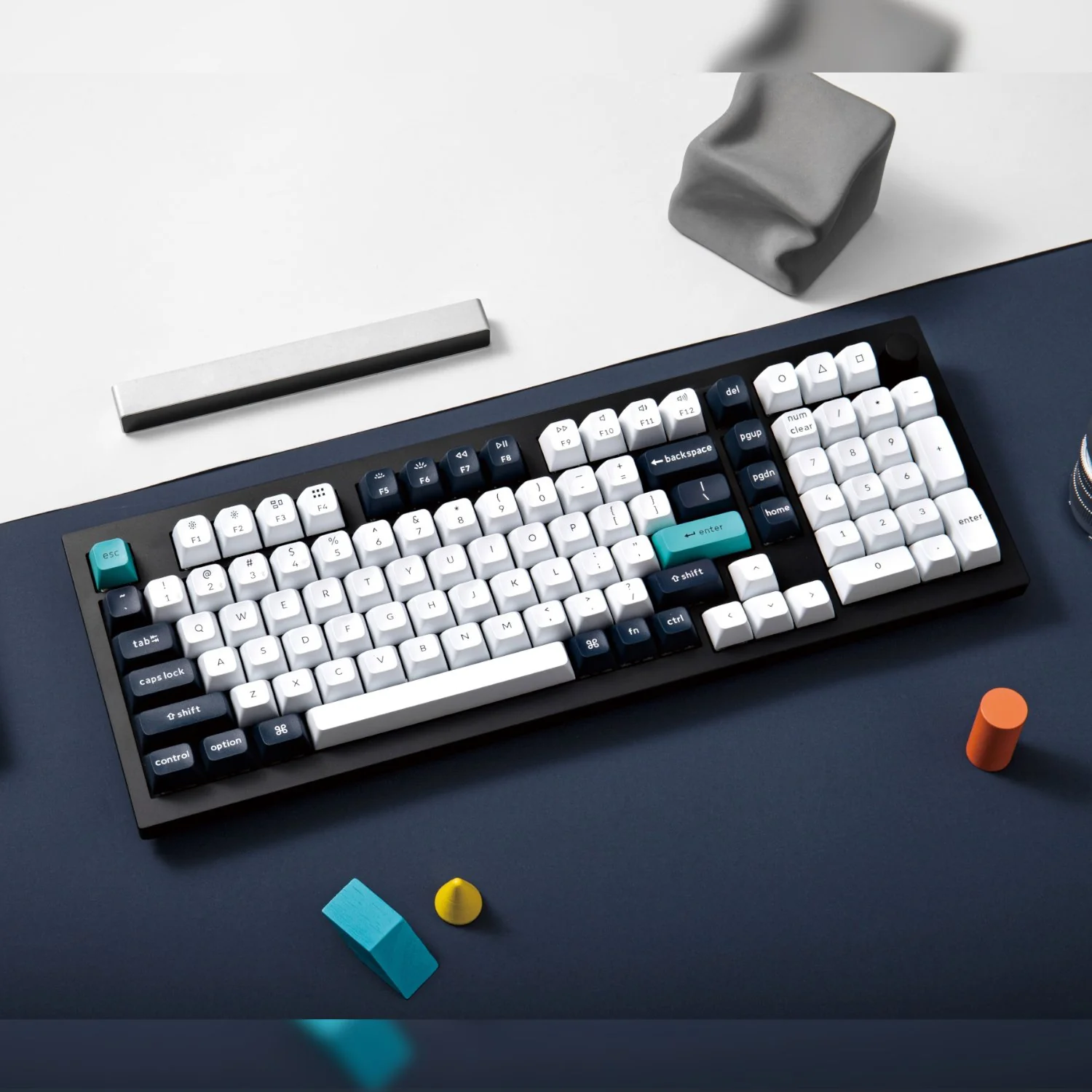 Keychron Q5 Max QMK/VIA Full-size Wireless Custom Mechanical Keyboard (Banana Switches) - Carbon Black - Image 3