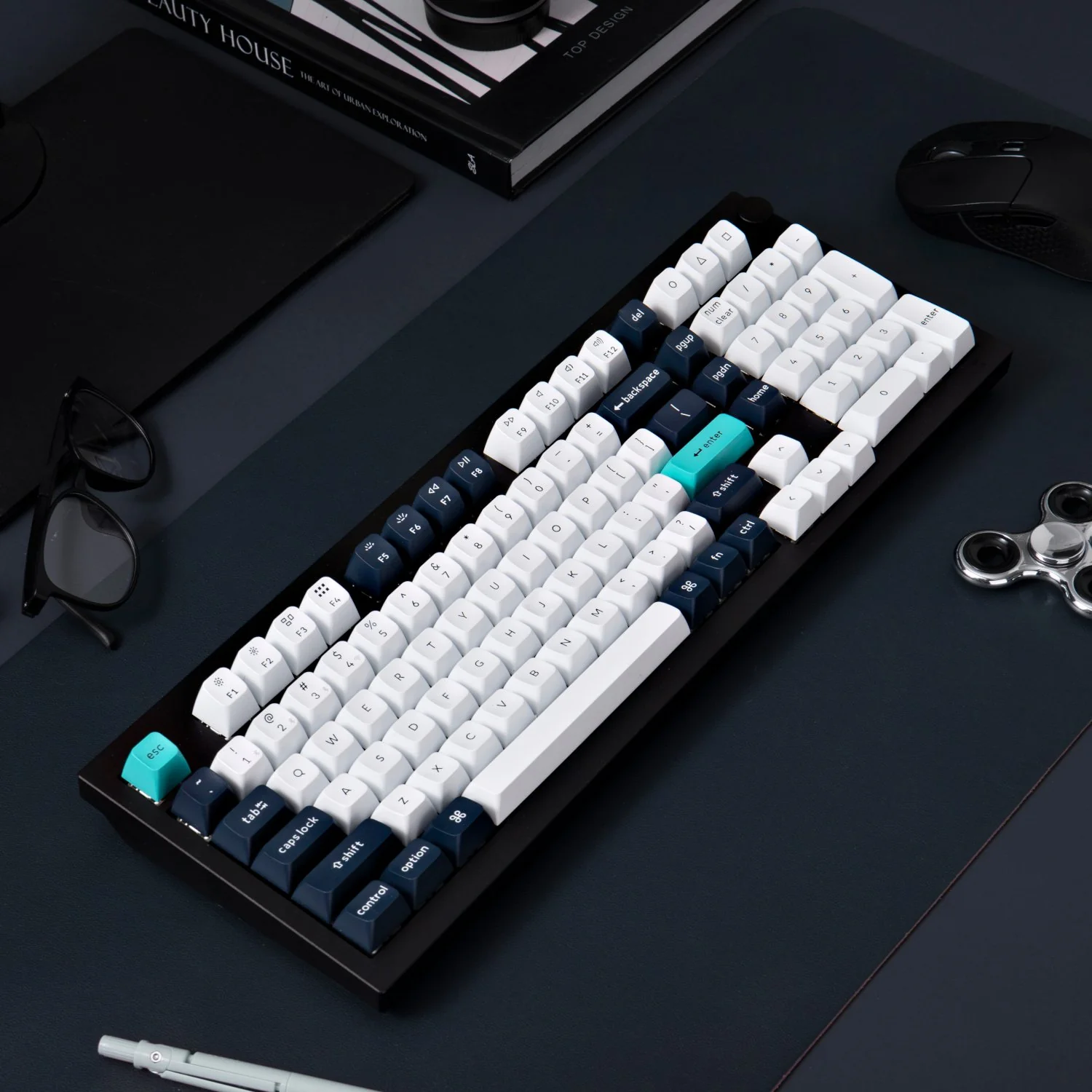 Keychron Q5 Max QMK/VIA Full-size Wireless Custom Mechanical Keyboard (Banana Switches) - Carbon Black - Image 4